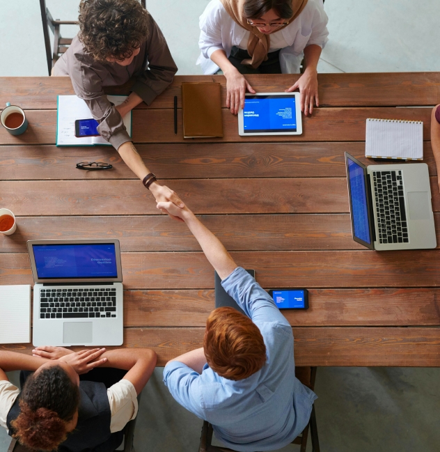 We conduct annual assessments on all certified channel partners. Once you become our certified partner, you’ll have the chance to reach Diamond or Platinum status based on your annual performance score. You will then be awarded relevant certificates as well as tangible commercial benefits.